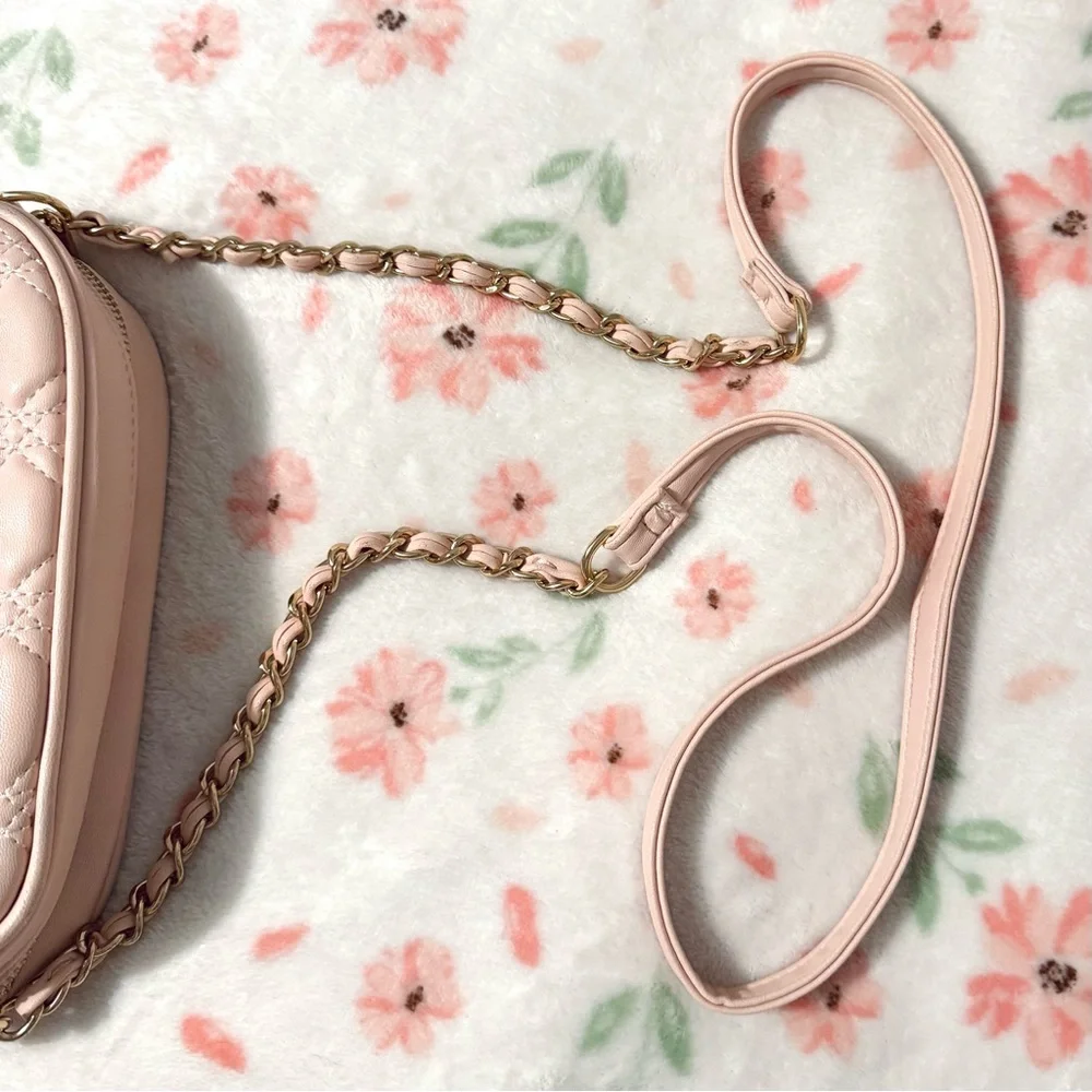 Forever 21 Blush Quilted Crossbody Bag - Picture 5 of 5